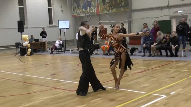 Гультиков Роман и Полякова Лада Румба смотреть онлайн