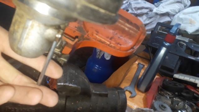 Как установить нож на бензокосу Husqvarna смотреть онлайн