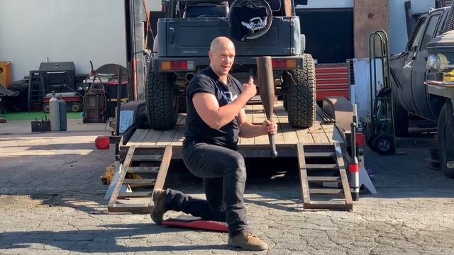 Two Hand Heavy Club 42 Half Kneeling Pullover смотреть онлайн