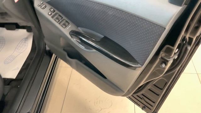 Toyota Isis, 2011 год смотреть онлайн