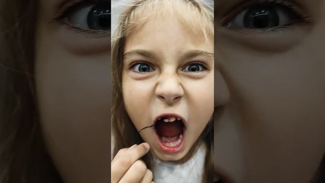 Как вырвать молочный зуб!? смотреть онлайн