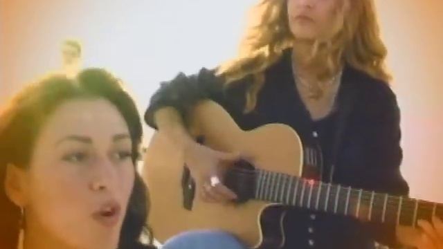 Ella Baila Sola - Cuando Los Sapos Bailen Flamenco [Official Music Video] смотреть онлайн