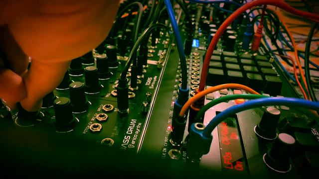Steak & Eggs Modular Techno with the Erica Synths Techno System - Jamuary 2020 Day 14 смотреть онлайн
