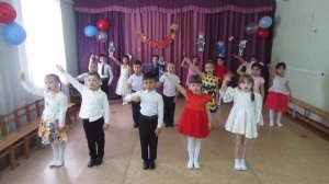 Песня ПРИНИМАЮ Я ПАРАД  подг.гр. Видео Натальи Мирошниченко