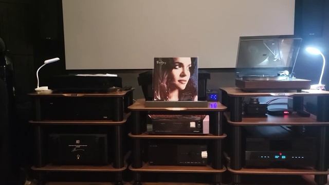 b&w 803d3 gryphon diablo 300 with project tube ds2 and linn LP12 with Hana ML cartridges смотреть онлайн