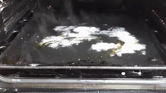 Весь Жир отвалился. Очистка Духовки Копеечным способом. Нагар отвалится с духовки. смотреть онлайн