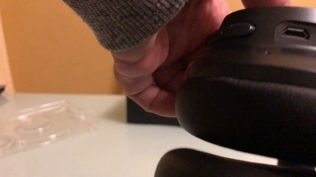 Bluetooth гарнитура Soundcore by Anker Life Q20 с активным шумоподавлением. Распаковка и осмотр. смотреть онлайн