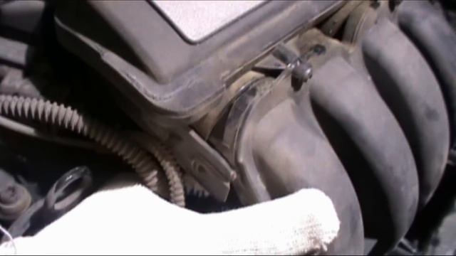 Замена свечей зажигания  джетта, гольф, пассат /Replacing  Volkswagen Jetta , Golf, Passat