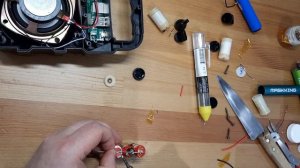 Энергия одноразок. Замена аккумулятора в Bluetooth колонке.