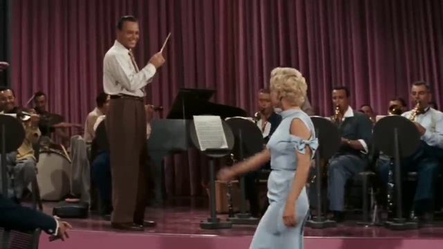55 Marilyn Monroe's Looks From Her 7 Most Famous Movies