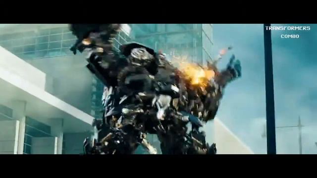 Transformers (2011)  Autobots Vs  Decepticons Scene