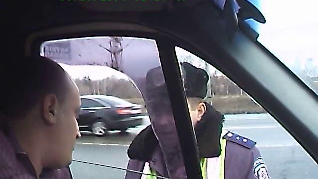 ГАИ Украина Киев пр-к ТОКАРЬ намекнул водителю что он КОЗЕЛ смотреть онлайн