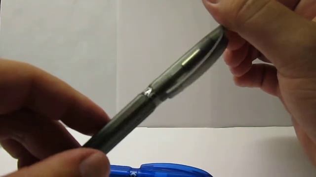 Caran D' Ache 828 Frosty Ballpoint Pen Review смотреть онлайн