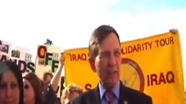 Rep. Dennis Kucinich: Stealing Iraq's Oil "Is a War Crime!" смотреть онлайн
