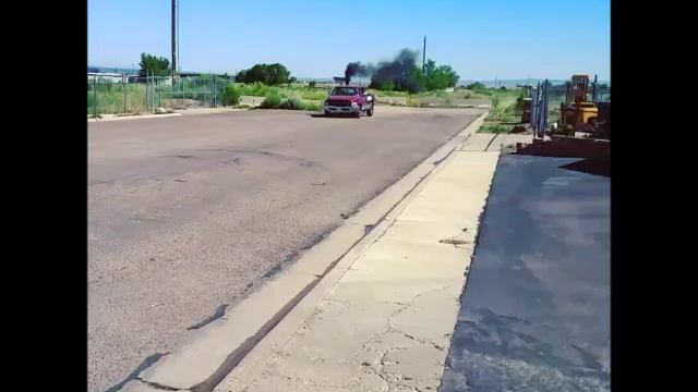 Junker Drag Truck Cummins 12valve Burnouts смотреть онлайн