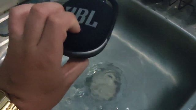 JBL Clip 4 water resistant ?? IP67 смотреть онлайн