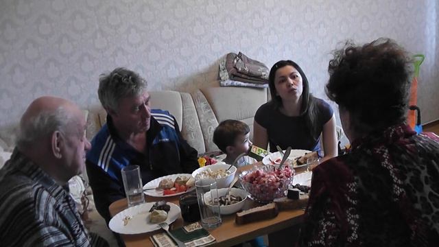 У нас в гостях родители из Аткарска. Павла день Рождения смотреть онлайн