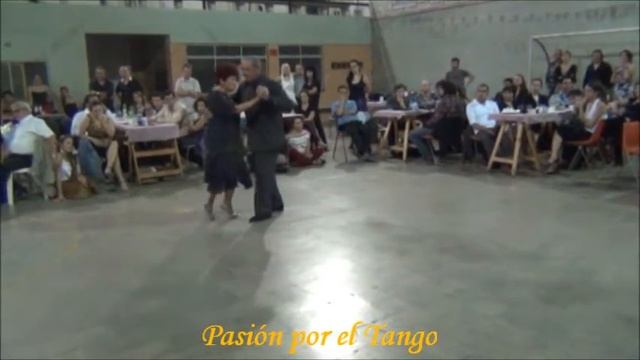 MARTHA ANTON y EL GALLEGO MANOLO bailando el tango ANSELMO ACUÑA EL RESERO en la MILONGA DEL MORAN смотреть онлайн