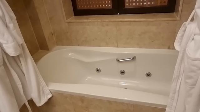 Всё Включено в эмиратах, Абу-Даби Отель мечта Ротана Бич, Рыбный ресторан Нереально Вкусно! смотреть онлайн