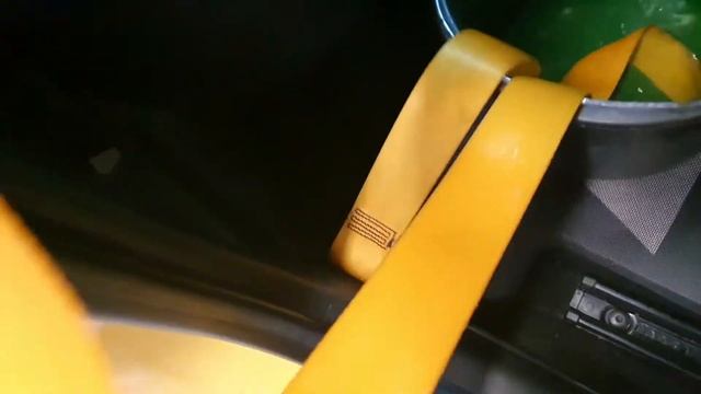 Чистим ремни безопасности (быстро и эффективно) смотреть онлайн