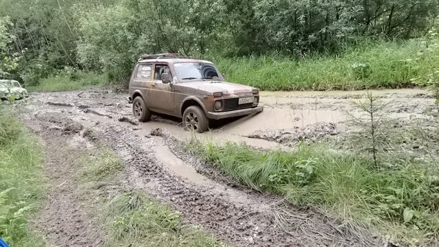 БЕШЕНЫЕ НОСОРОГИ. OFF-ROAD НА НИВЕ 4Х4. смотреть онлайн