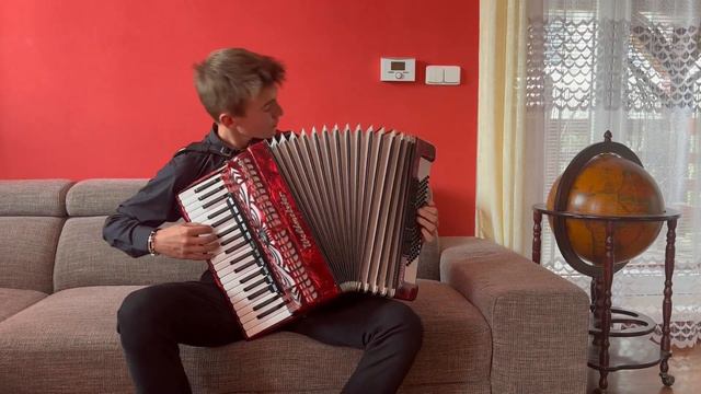 Rjabinuška.mp4, Weltmeister Caprice, 2023 смотреть онлайн