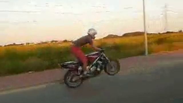 Wheelie Honda CB-1 смотреть онлайн
