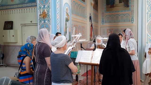 "Трисвятое" (Болгарский распев) смотреть онлайн