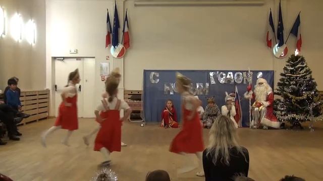 Танец "СОЛОВУШКА" Ecole Russe à Versailles смотреть онлайн
