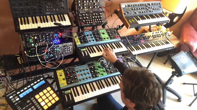 "We Had An Understanding" featuring Moog Matriarch, Make Noise Morphagene, Qu-Bit Bloom and others смотреть онлайн