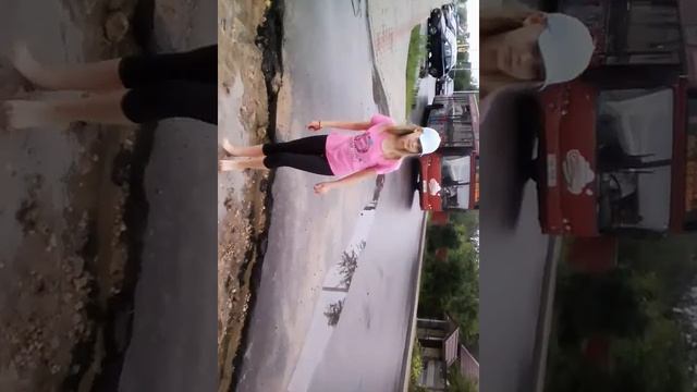 Мы поехали купатся на речку смотреть онлайн