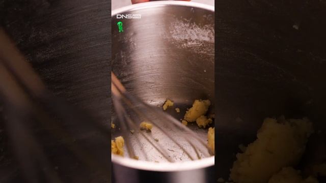 Как готовить соус бешамель в сотейнике #shorts смотреть онлайн