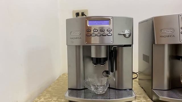 《 咖啡機比較 》EP02 全自動義式咖啡機的選購與比較 | Delonghi ESAM3500 VS Delonghi ESAM3400有何不同？有奶罐與沒奶罐有什麼差別？迪朗奇全自動義式咖啡機介 смотреть онлайн