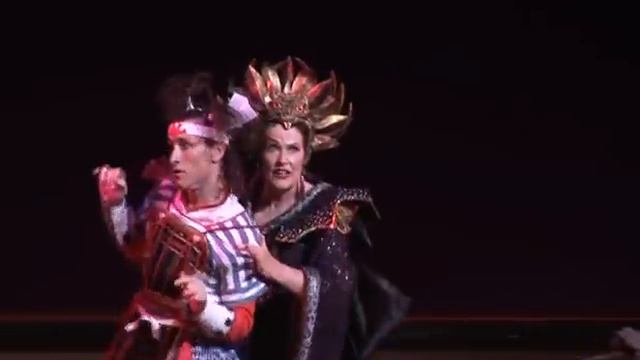 "Beauty in the Bellow of the Blast" Julie Anthony & David Collins in Simon Gallaher's The Mikado смотреть онлайн
