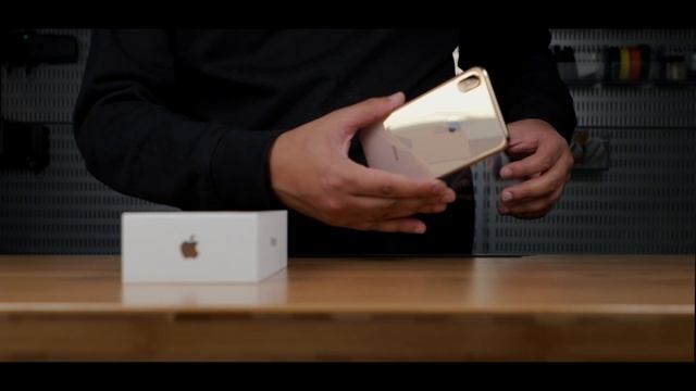 Unboxing The iPhone XS Max Gold смотреть онлайн