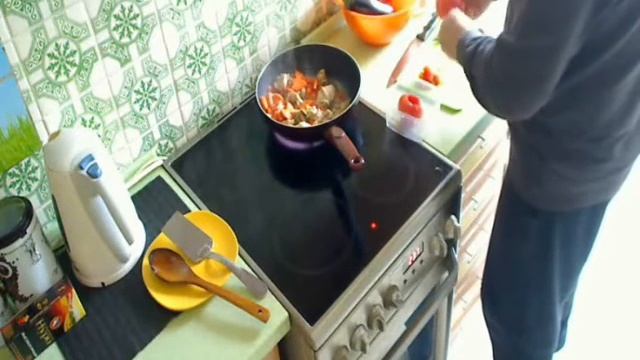 Рагу из баклажана с перцем смотреть онлайн