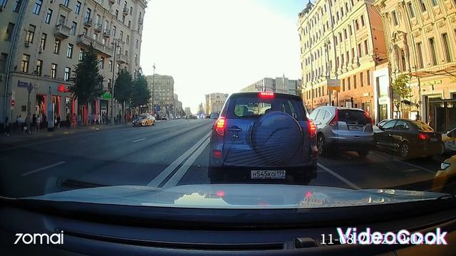 яндекс такси катает на капоте)по тверской Москва смотреть онлайн
