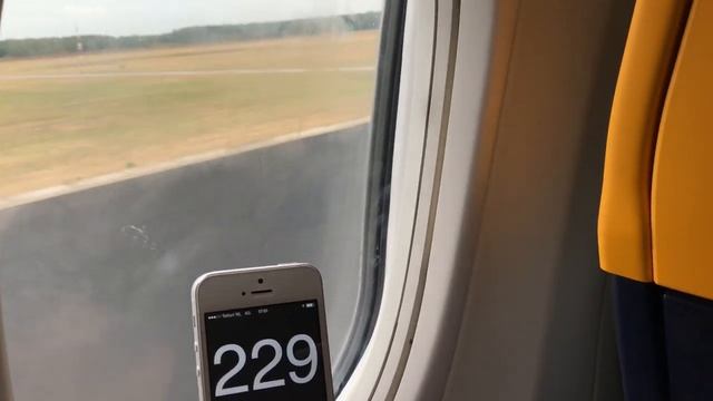 Average Takeoff & Landing Speed Of A Boeing 737-800 Series смотреть онлайн
