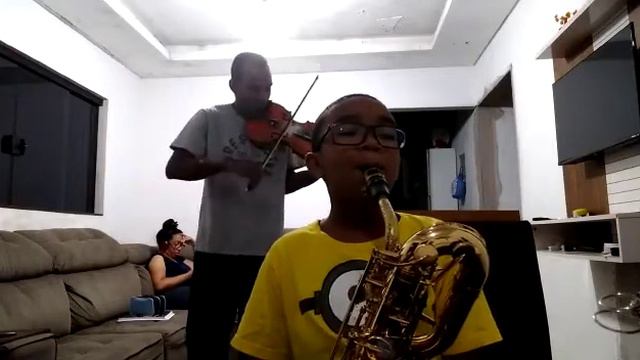 Hino 130 sax barítono e Violino смотреть онлайн