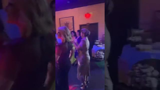 Девушка Армянка, кавер на популярную песню Арсена Касиева. Оксана и Влад Майами США, ресторан Арара смотреть онлайн