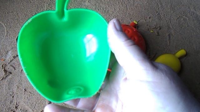 Лепим фрукты из кинетического песка Игры в песочнице для самых маленьких