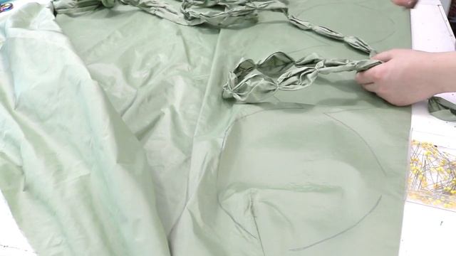 Making a Mint and White Rococo Costume | Part Two смотреть онлайн