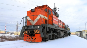 Промтранспорт. ТГМ4БУГМК-0659 производит маневры с цистерной