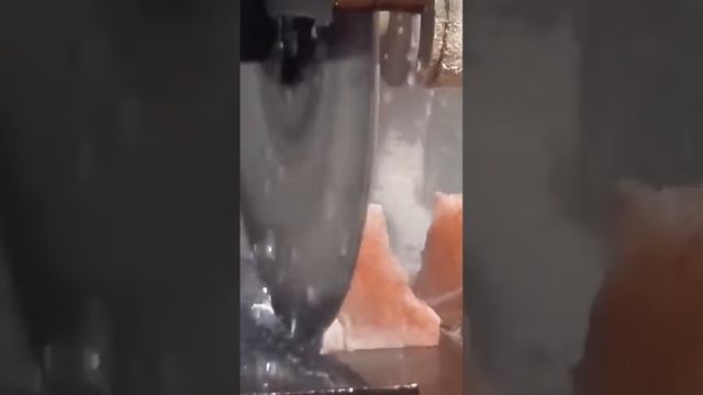 Почему у доисторической соли есть срок годности #shorts смотреть онлайн