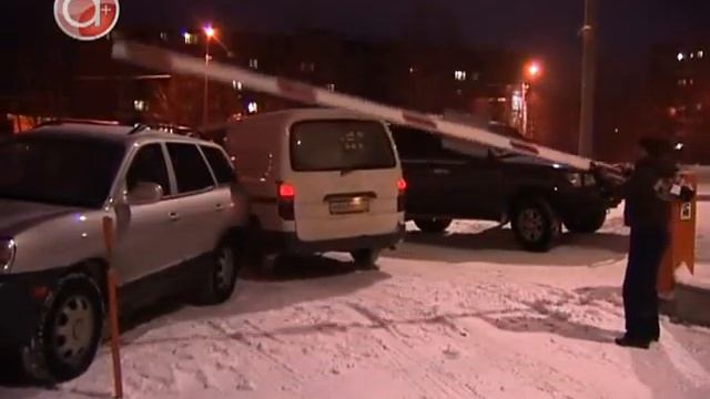 Машины достали: апатитчане борются за лыжню с помощью полиции смотреть онлайн