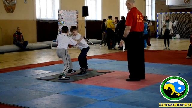Бой 1 раунд 2 ТУЙШОУ Чемпионат Украины по КУНГФУ 26-27.03.2016