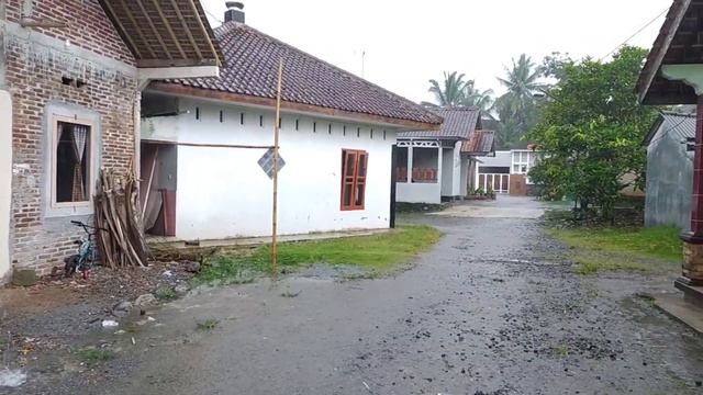 Heavy Rain In Beautiful Village || Village Atmosphere || Indonesian Rural Life