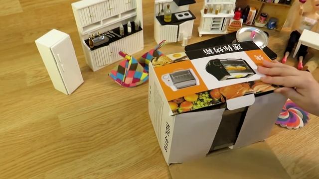 Ура! На мою детскую кухню папа подарил маленкую духовку! смотреть онлайн