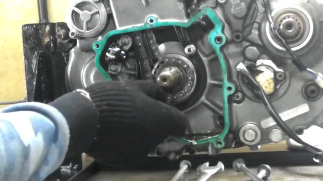 KTM690 снятие крышки генератора и замена цепи ГРМ