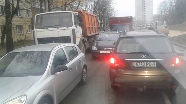 г. Минск. 01.11.2018. Встали по встречке хитрожопые смотреть онлайн